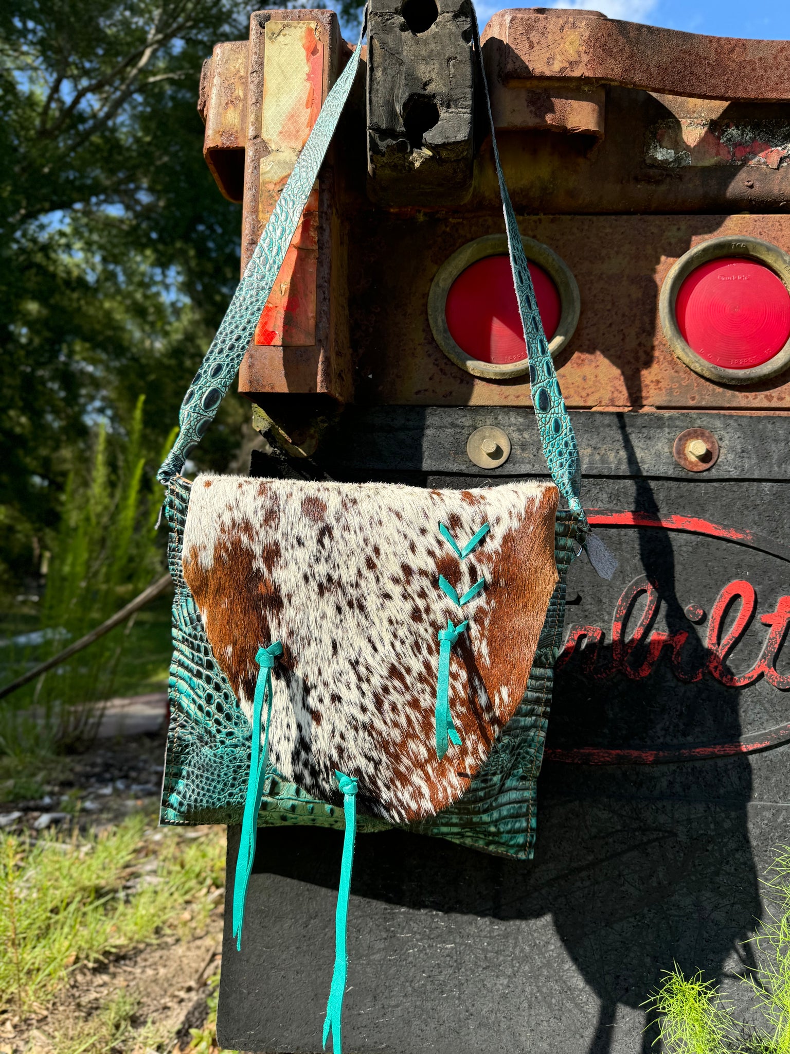 Turquoise Gator Crossbody