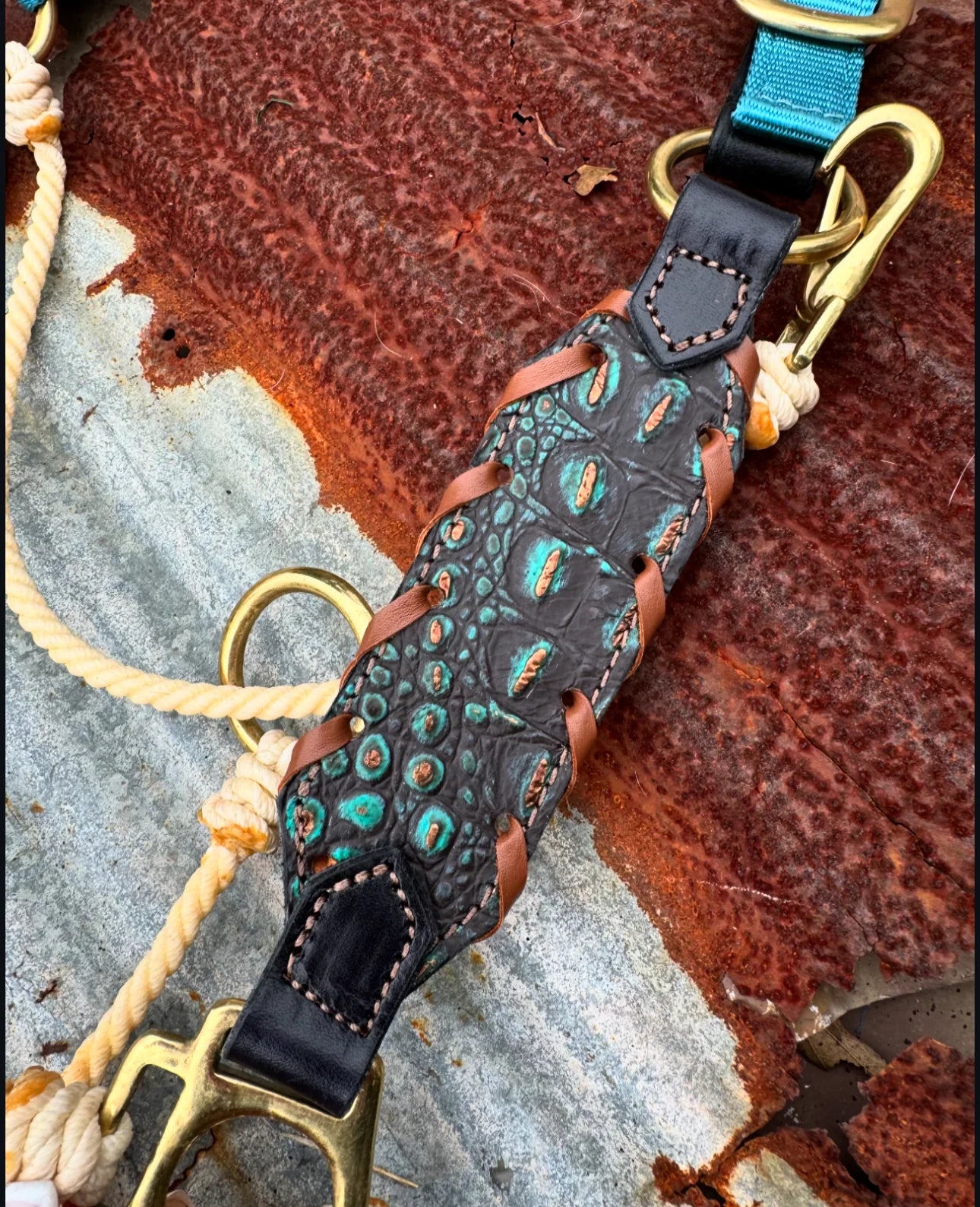 Lagoon Gator Hybrid Halter